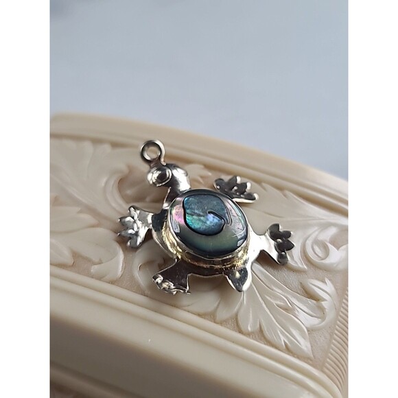 Abalone Shell Turtle Shaped Pendant Vintage - Picture 3 of 10